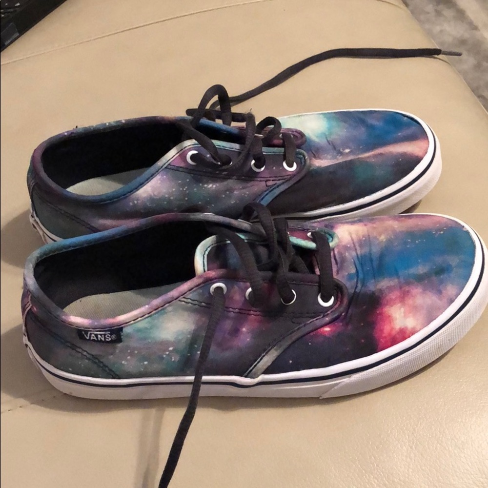 Girls Vans universe sneakers size 4.0 missy